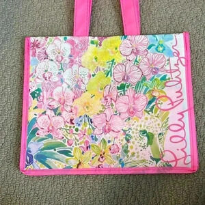 Discontinued lilly pulitzer bag
